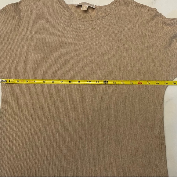 Tan knit top. - Picture 7 of 8